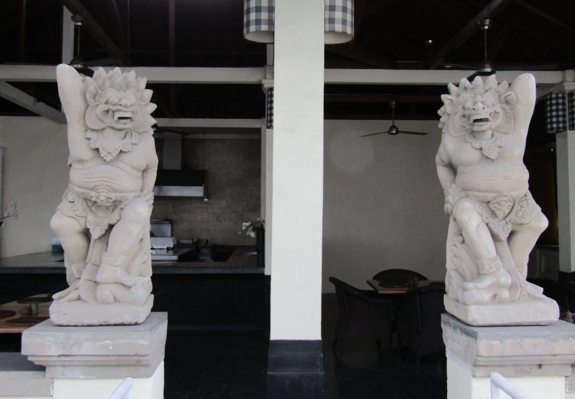 Capital O 93809 Wida Hotel Legian Eksteriør billede